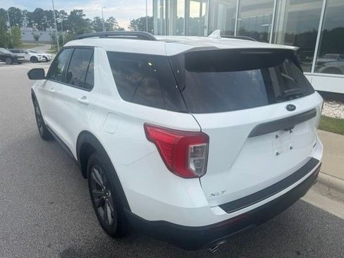 Used 2023 Ford Explorer XLT w/ Equipment Group 202A RWD image 8