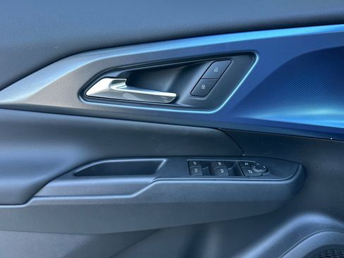 New 2026 Chevrolet Equinox EV LT image 10