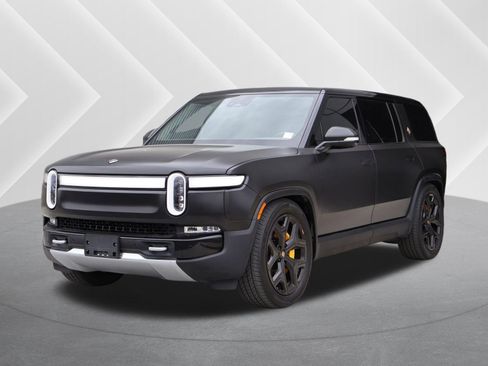 Used 2023 Rivian R1S Adventure image 1