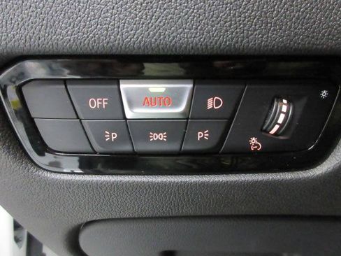 Used 2020 BMW 330i xDrive Sedan w/ Convenience Package AWD/4WD image 13
