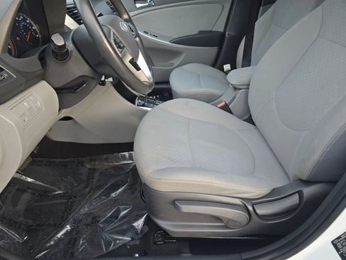Used 2014 Hyundai Accent SE w/ Option Group 3 image 14