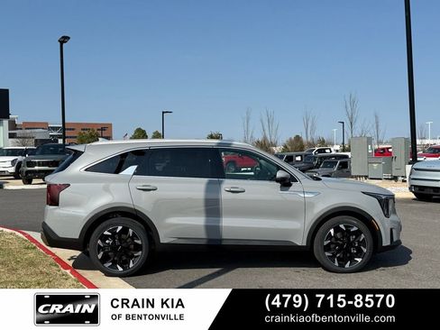 New 2026 Kia Sorento SX image 9