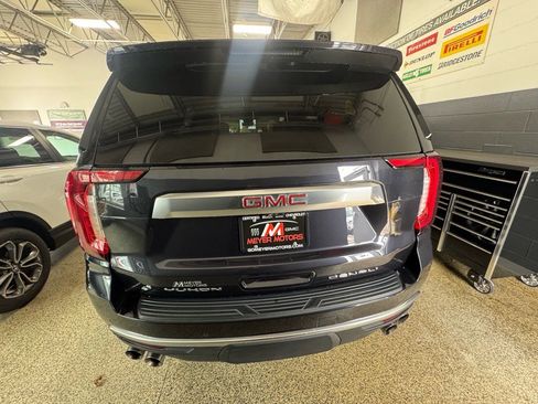 Used 2023 GMC Yukon Denali w/ Denali Reserve Package image 7