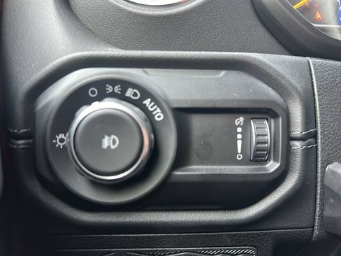New 2025 Jeep Wrangler Unlimited Sahara w/ Safety Group AWD/4WD image 29