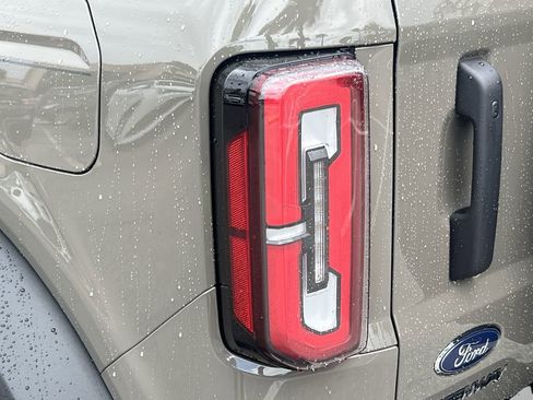 New 2025 Ford Bronco Badlands AWD/4WD image 8