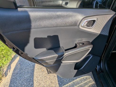 Used 2022 Kia Soul LX w/ Technology Package FWD image 23
