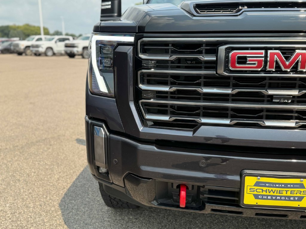 Used 2024 GMC Sierra 2500 AT4 w/ AT4 Premium Plus Package AWD/4WD image 4