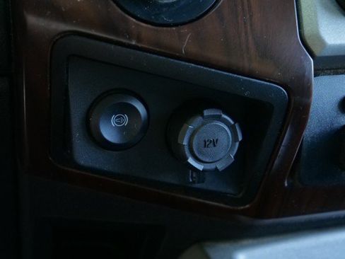 Used 2016 Ford F250 Lariat w/ Chrome Package AWD/4WD image 17
