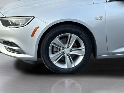 Used 2018 Buick Regal Preferred image 18