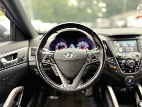 Used 2016 Hyundai Veloster Turbo FWD image 13