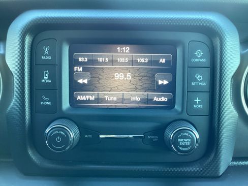 Used 2021 Jeep Wrangler Unlimited Willys image 5