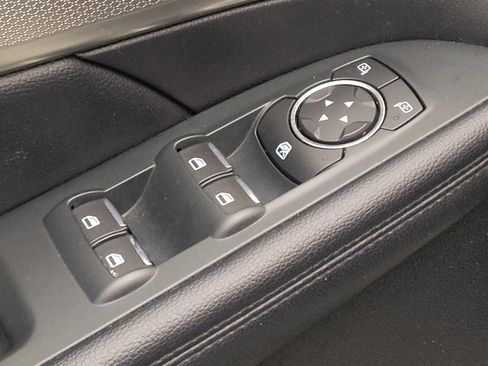 Used 2018 Ford Explorer XLT FWD image 27