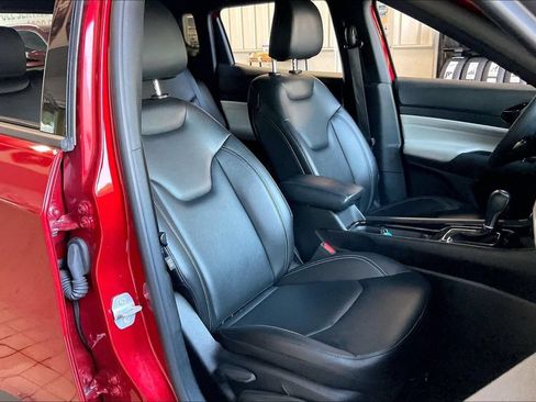 Used 2025 Jeep Compass Limited AWD/4WD image 22
