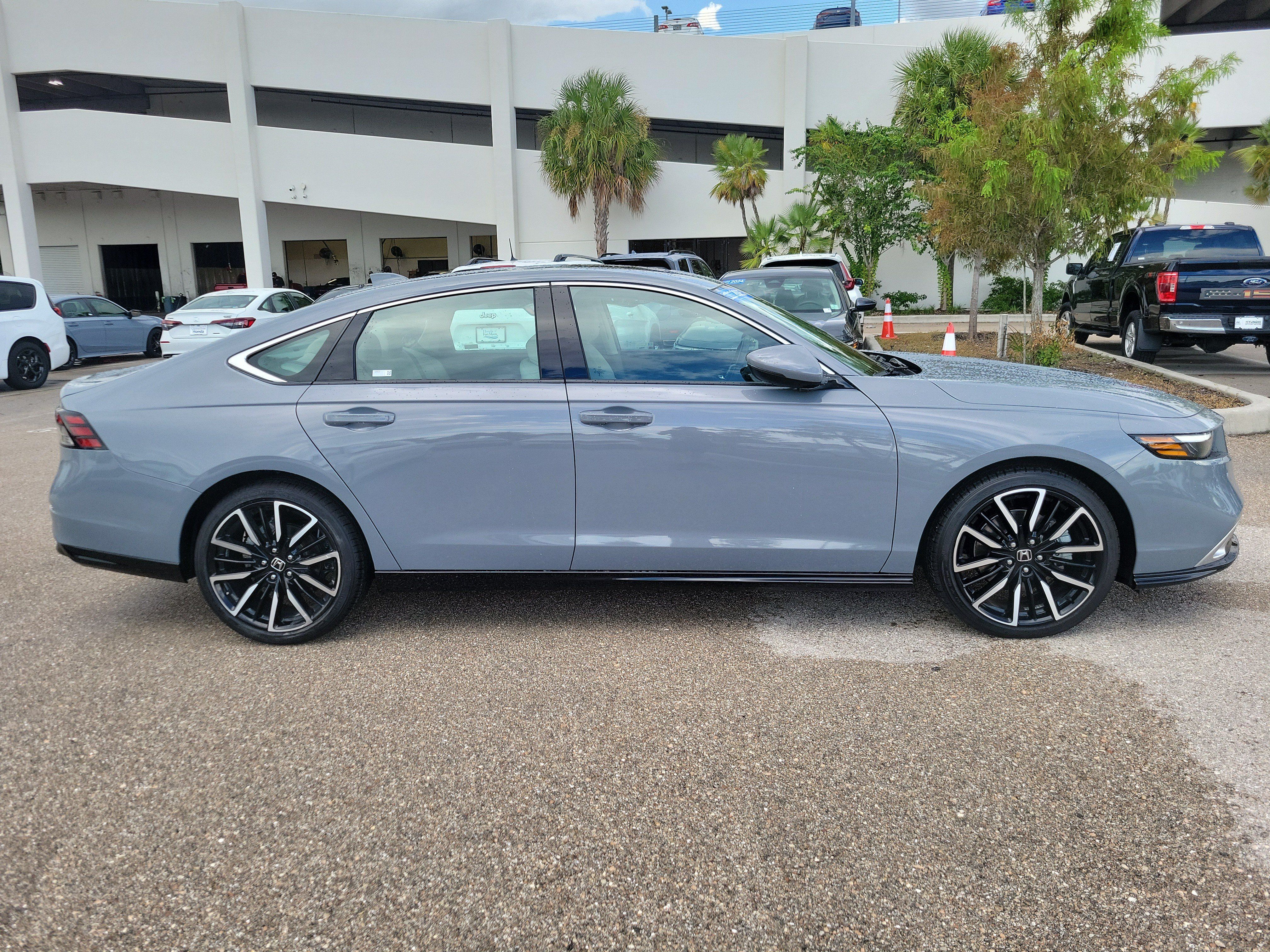 Certified 2025 Honda Accord Touring image 3