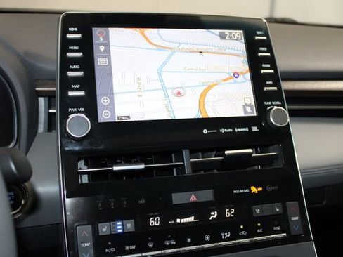 Used 2019 Toyota Avalon Limited w/ All Weather Liner Package FWD image 16