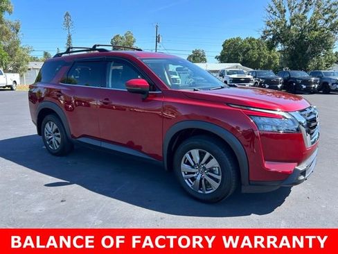 Used 2025 Nissan Pathfinder SV FWD image 1