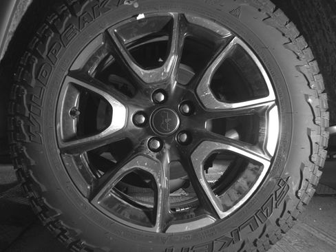 Used 2025 Jeep Compass Trailhawk image 14