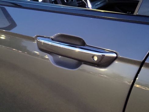 Used 2023 Jeep Grand Cherokee L Overland image 8