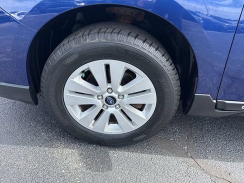 Used 2017 Subaru Outback 2.5i Premium AWD/4WD image 19