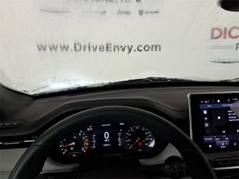 Used 2023 Jeep Compass Limited image 25