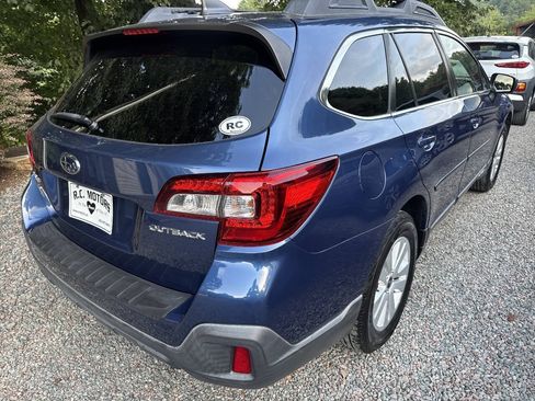 Used 2019 Subaru Outback 2.5i Premium AWD/4WD image 7