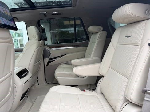 Certified 2025 Cadillac Escalade Sport Platinum w/ LPO, ONYX Package AWD/4WD image 19