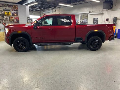 Used 2024 GMC Sierra 2500 AT4 AWD/4WD image 4