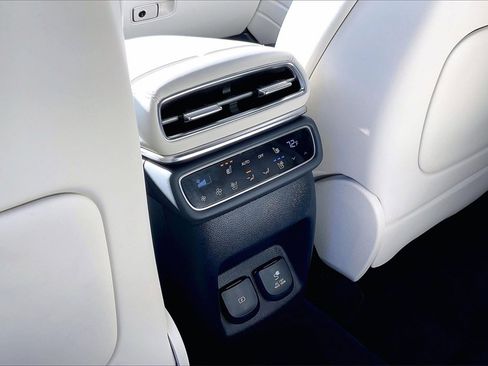 Used 2025 Genesis GV80 3.5T Prestige image 10