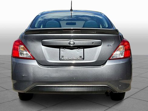 Used 2019 Nissan Versa SV image 4