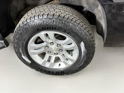 Used 2019 Chevrolet Tahoe LS AWD/4WD image 23