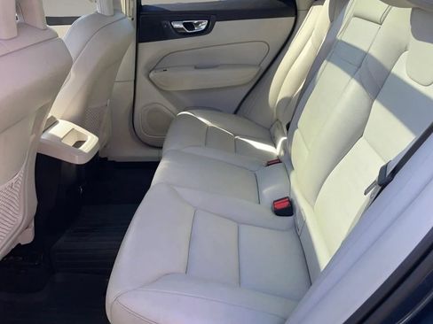 Used 2018 Volvo XC60 T6 Momentum w/ Convenience Package AWD/4WD image 34