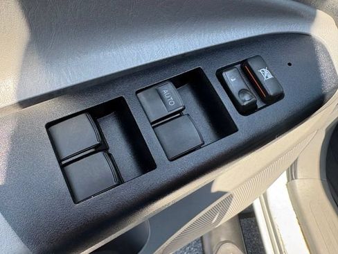 Used 2014 Toyota Tacoma PreRunner w/ Convenience Package RWD image 11