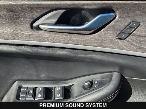 Used 2023 Jeep Grand Cherokee L Limited w/ Black Appearance Package image 15