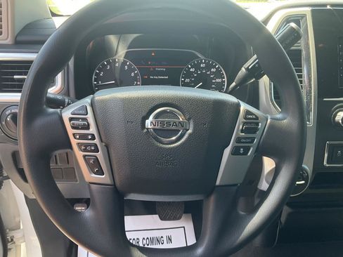 Used 2021 Nissan Titan SV AWD/4WD image 23