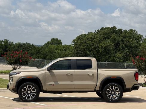 Used 2024 GMC Canyon AT4 w/ Technology Package AWD/4WD image 3