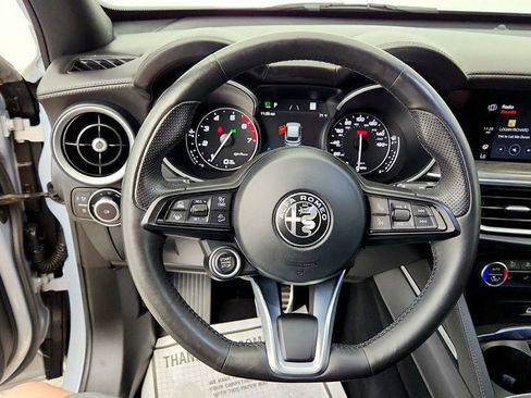 Used 2022 Alfa Romeo Stelvio Ti AWD/4WD image 14