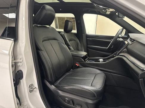 Used 2023 Jeep Grand Cherokee L Overland AWD/4WD image 39