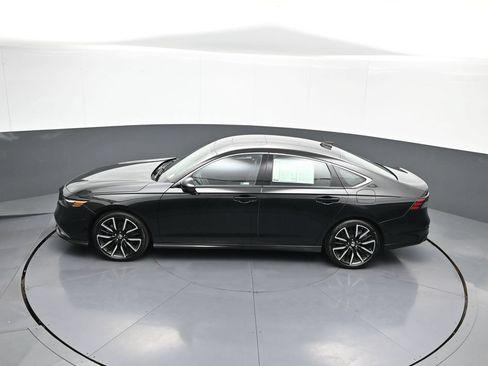 Certified 2025 Honda Accord Touring image 40