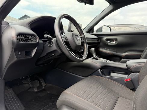 Used 2024 Honda HR-V Sport image 2