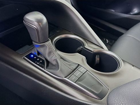 Used 2024 Toyota Camry SE image 20