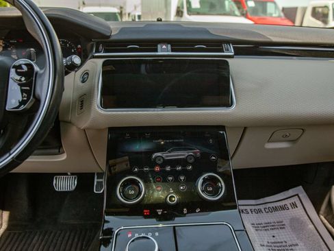 Used 2018 Land Rover Range Rover Velar R-Dynamic SE AWD/4WD image 15