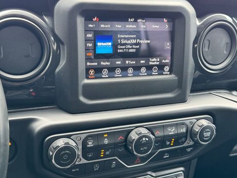 Used 2021 Jeep Wrangler Unlimited Sport AWD/4WD image 21