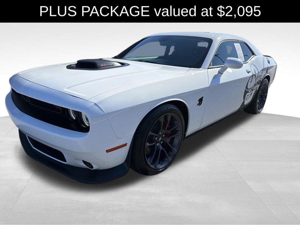 Used 2022 Dodge Challenger R/T Scat Pack w/ Shaker Package RWD image 3