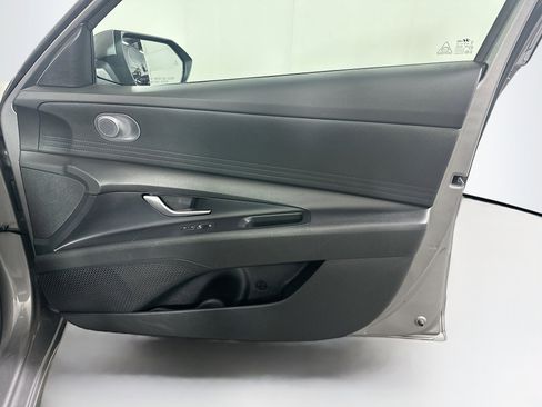Used 2024 Hyundai Elantra SEL image 31