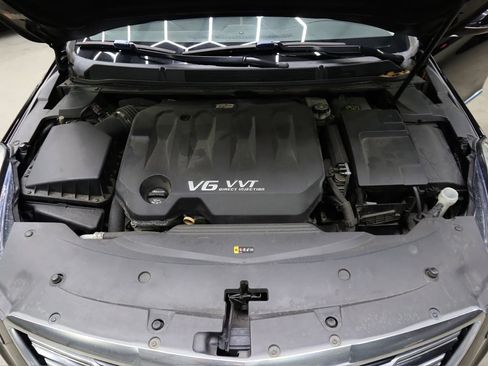 Used 2018 Cadillac XTS w/ Rear Seat Comfort Package image 40