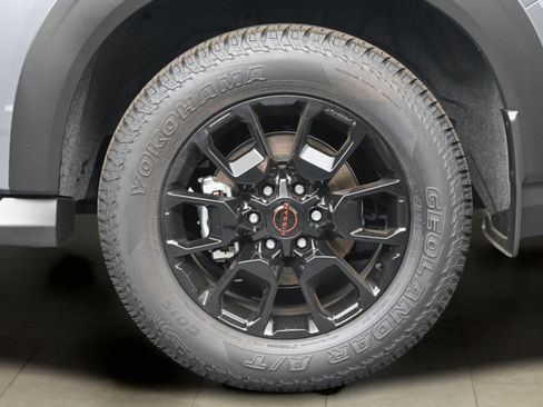 Certified 2025 Nissan Armada PRO-4X AWD/4WD image 21
