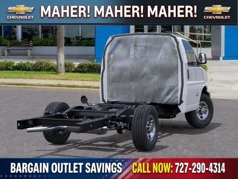 New 2025 Chevrolet Express 3500 w/ Power Convenience Package RWD image 28