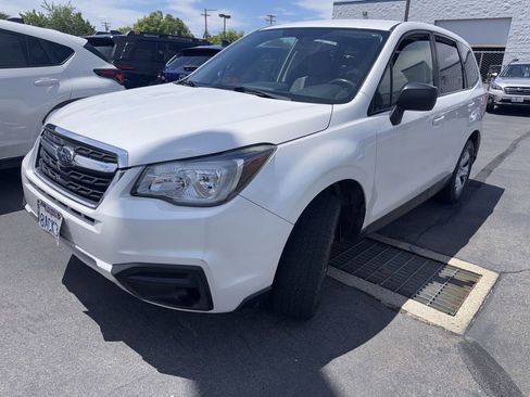 Used 2018 Subaru Forester 2.5i AWD/4WD image 2