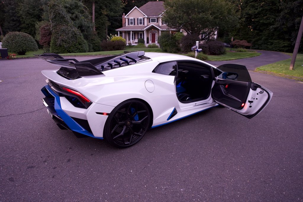 Used 2022 Lamborghini Huracan STO RWD image 56