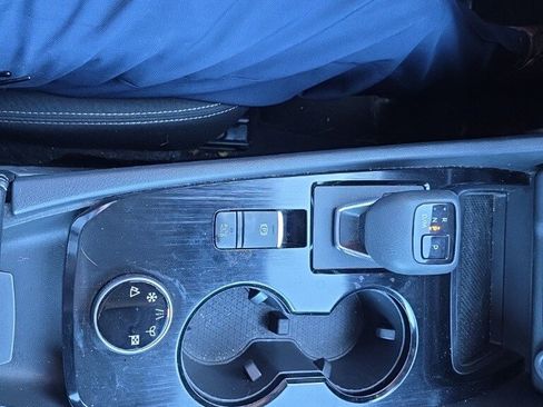 Used 2023 Nissan Rogue S image 26